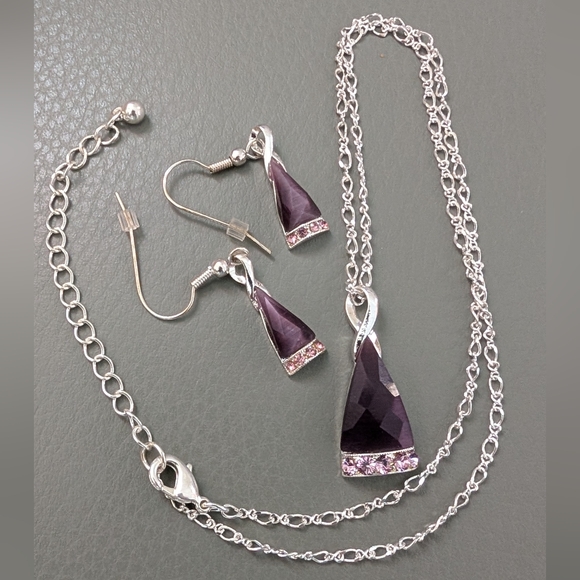 Elegant Purple and Silver Tone Jewelry Set - Picture 7 of 8